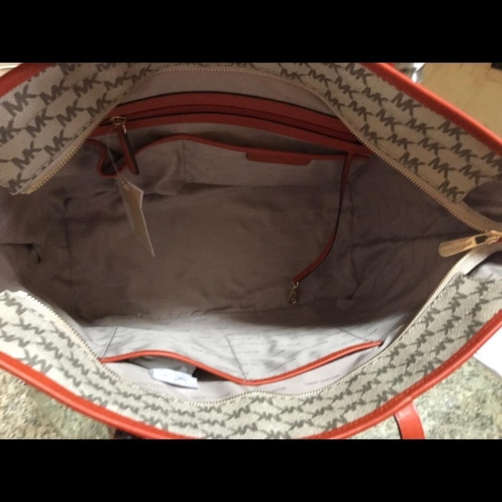 Michael Kors Studio EmryTop Zip Tote Bag - Picture 5 of 8